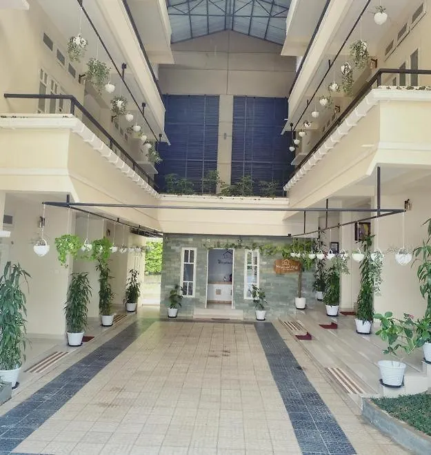 ***  Wayanad Cliff Hotel Kalpetta India